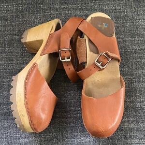 Swedish Brown Leather Healed Clogs 38/7
